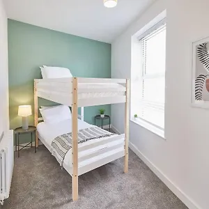 Holiday home Huge With Stunning Seaviews - Sleeps 16!, Redcar